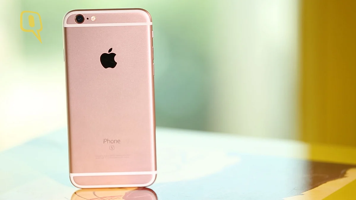 Apple iPhone 6s, 64GB, Rose Gold. (Photo: The Quint)