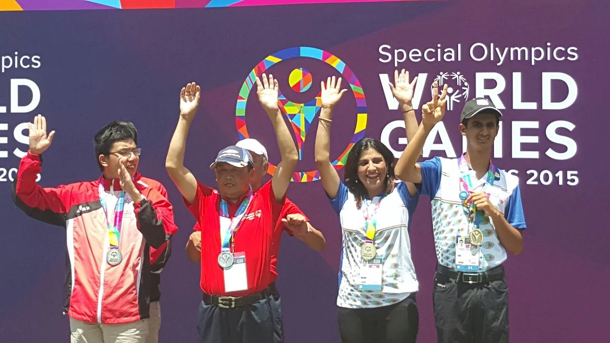 Ranveer with champions from different countries at the Special Olympics World Games. (Cortesy: Special Olympics Bharat)