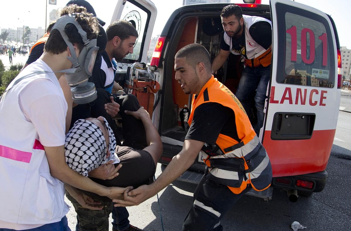 Four Palestinians killed in clash between Palestinians and Israelis.