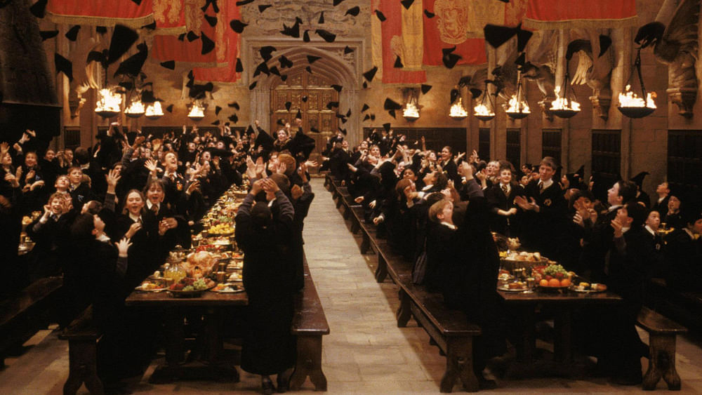The gastronomic splendour that is the annual Hogwarts feast (Photo: Facebook/<a href="https://www.facebook.com/harrypottermovie/photos/a.10150782952579313.423772.156794164312/10150782955544313/?type=3&amp;theater">Harry Potter</a>)