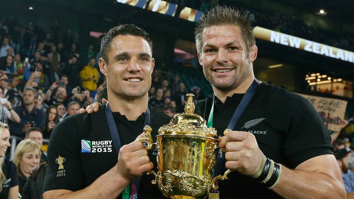New Zealand became the first team to retain the World Cup after beating Australia 34-17 on Saturday night.