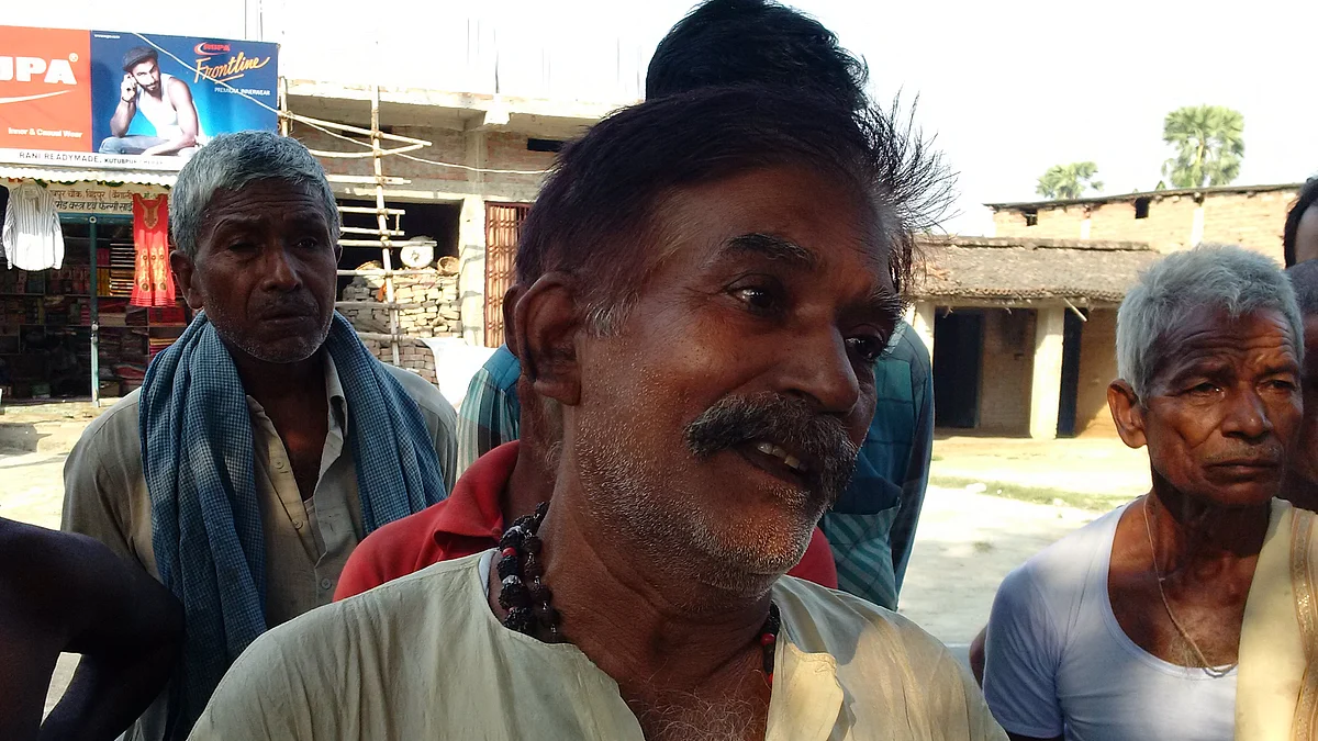 Raj Kumar Singh, a Rajput from Checher village, near Bidupur in Raghopur assembly constituency let’s his wit do the talking. (Photo: <b>The Quint</b>)