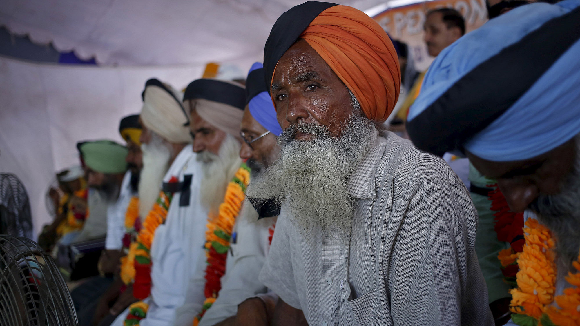 Members of the OROP Movement take part in a sit-in protest in New Delhi, September 5, 2015. (Photo: Reuters)