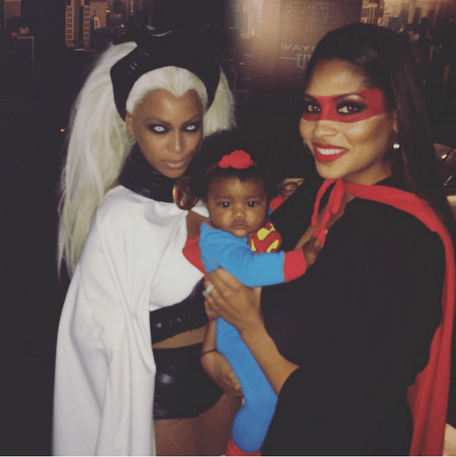Beyoncé turns superwoman for a theme party and she takes away the crown 