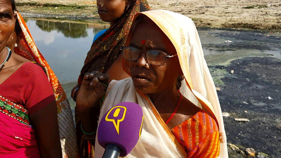 Villagers in the Diyara area have to either use a mud bridge or an expensive boat to cross the river. 