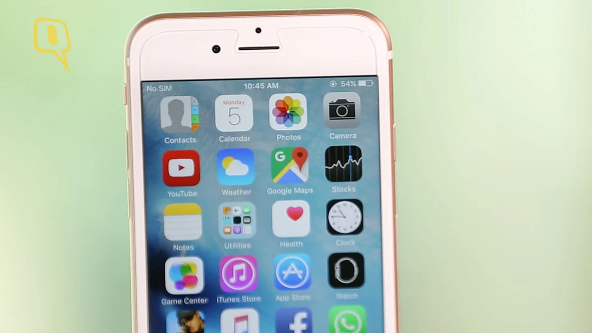 5-megapixel FaceTime HD camera on the iPhone 6s. (Photo: The Quint)