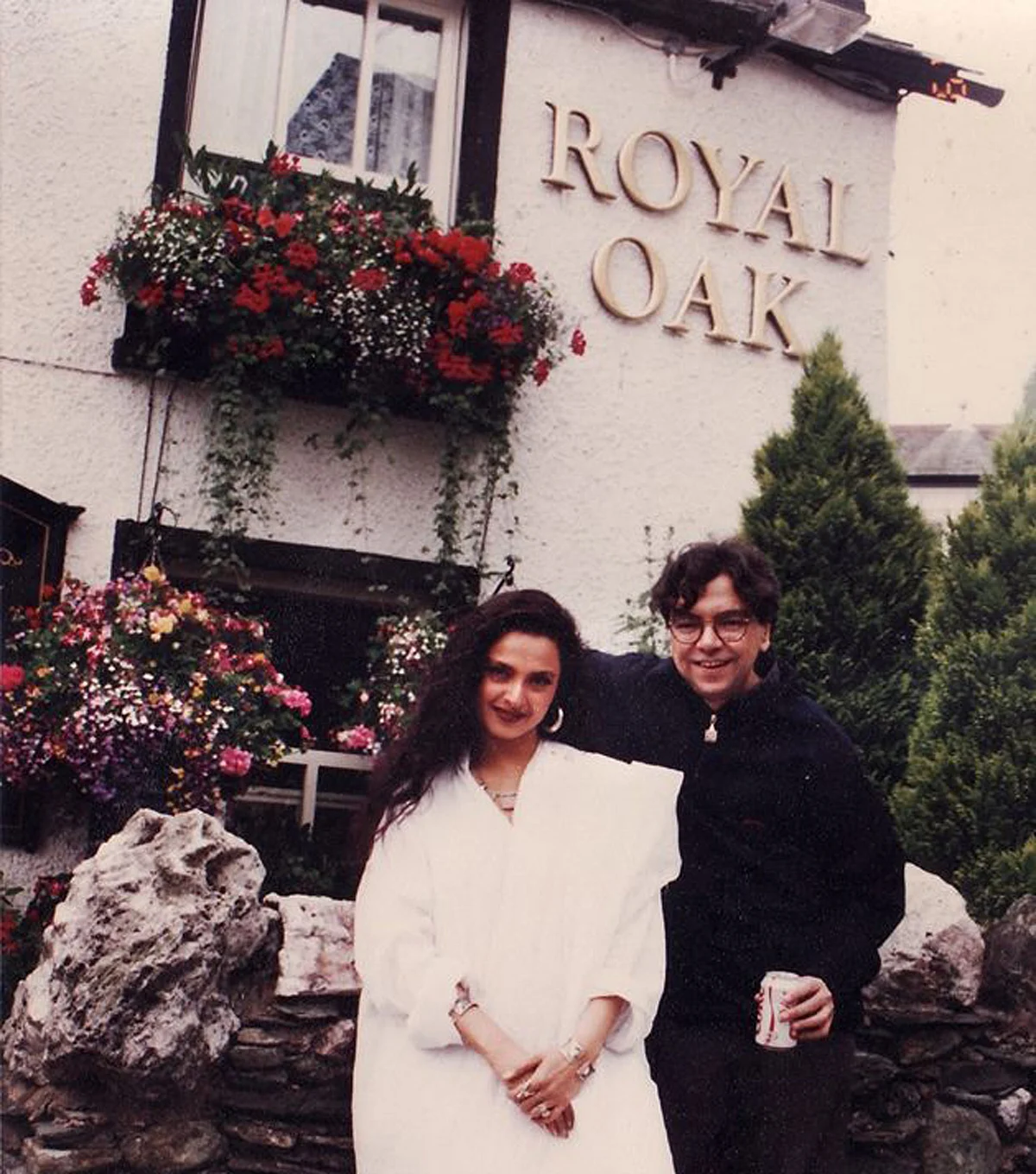 Rekha with Khalid Mohamed at Lake District, UK, where they had gone for a photo-shoot. (Photo: Khalid Mohamed)