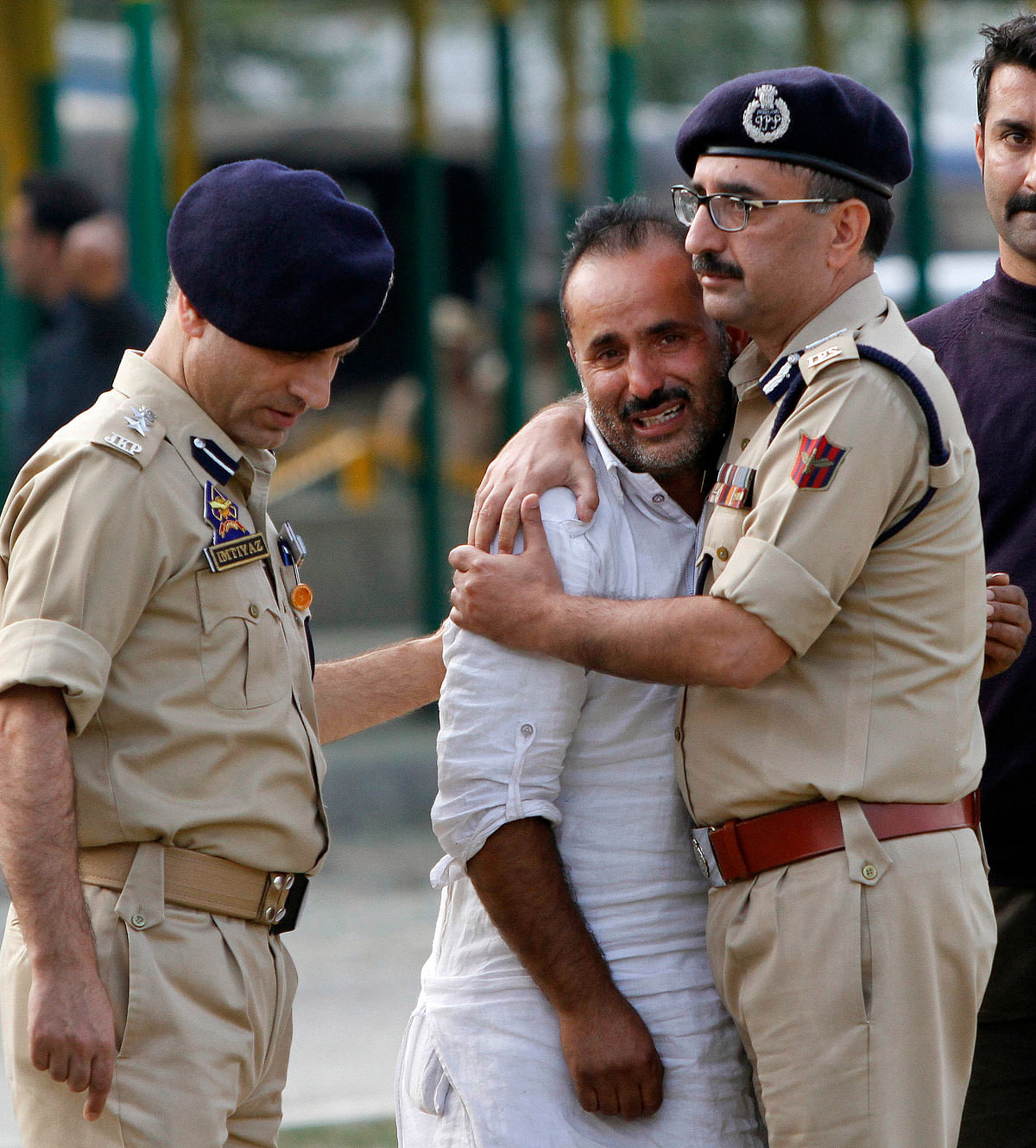 In Pictures | Colleagues, relatives and leaders pay their respect to Altaf Ahmad.