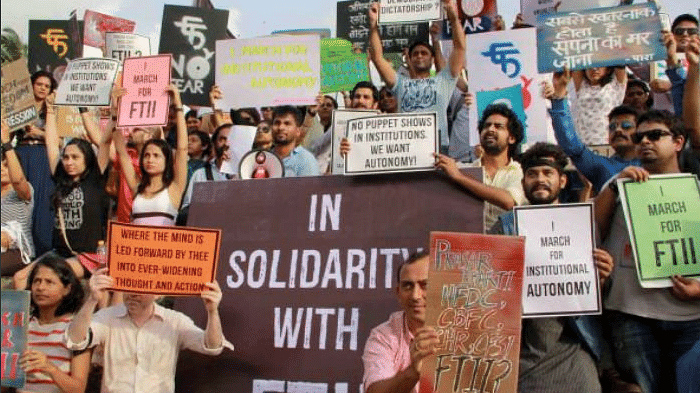 FTII students will hold an alternative film festival in Panaji, Goa, to protest the government’s decision to cancel the student’s film category at the International Film Festival of India. (Photo Courtesy: Twitter/<a href="https://twitter.com/NewsWorldEnt/status/668995202661658625">@NewsWorldEnt</a>)