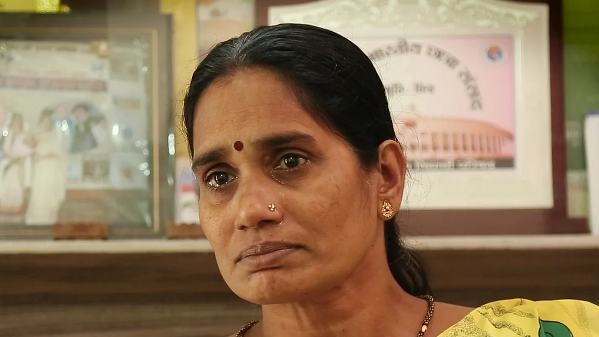 Nirbhaya’s mother breaks down while talking to <b>The Quint</b>. (Photo: <b>The Quint</b>)