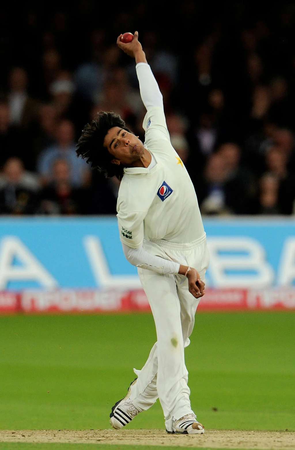 Mohammad Hafeez Turns Down BPL Offer to Avoid Mohammad Amir