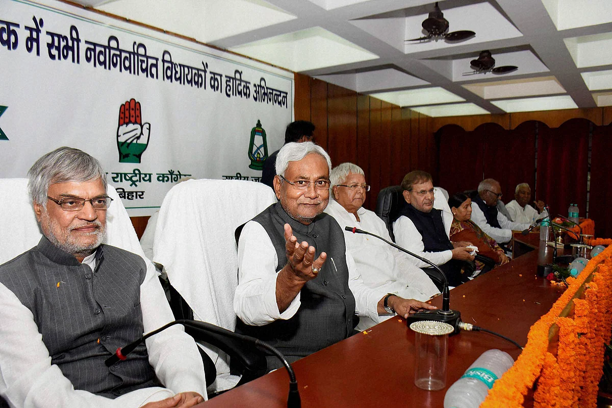 Bihar chief minister Nitish Kumar with, Congress leader CP Joshi, RJD Chief Lalu Prasad and JD(U) Chief Sharad Yadav during a felicitation function for the newly elected legislators of grand alliance. (Photo: PTI)