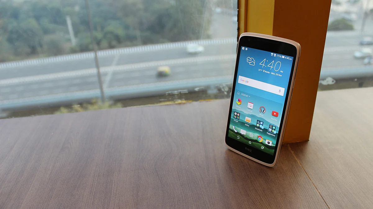 The HTC Desire 828. (Photo: <b>The Quint</b>)