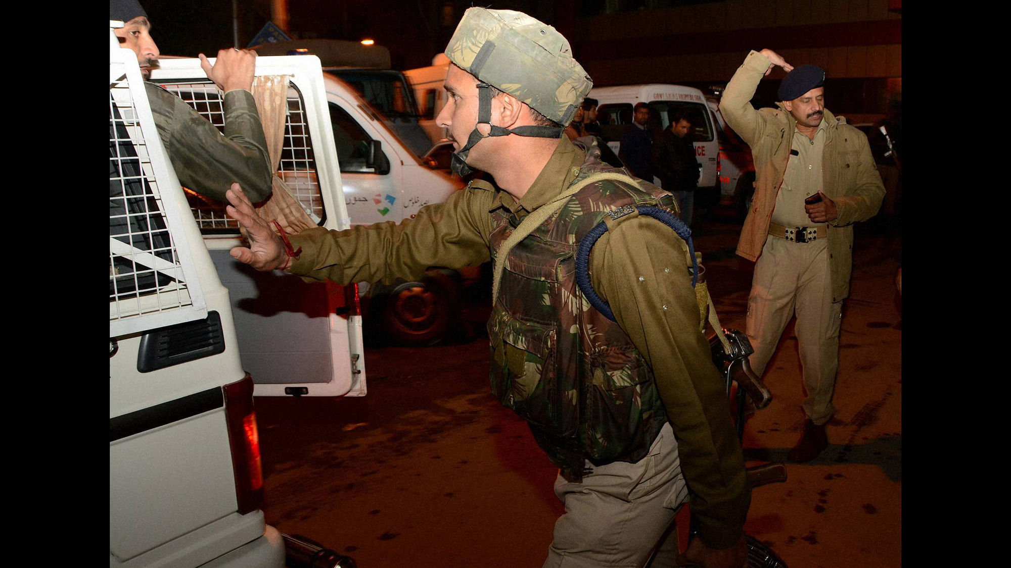 Militants  hurled a grenade at a police station in Sopore township of Baramulla district in north Kashmir, but there was no casualty.&nbsp;