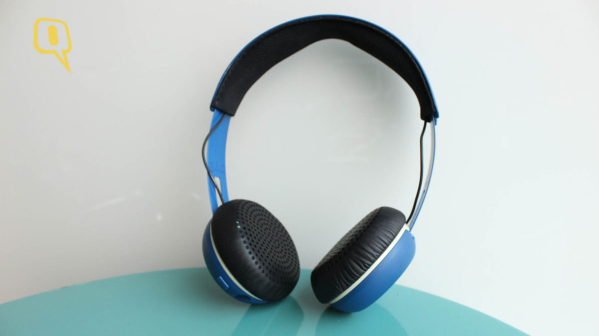 Quality pair of headphone is all about right sound and comfort.