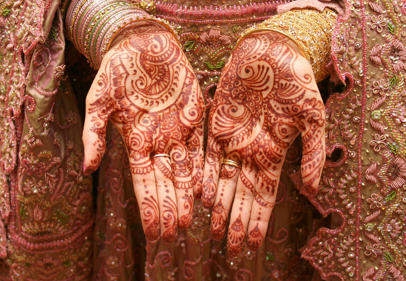 Will Indian women ditch their 50 shades of red, for this new henna trend? 