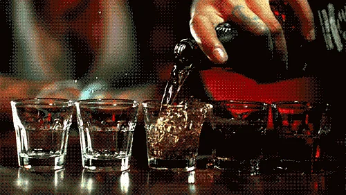 Wild drunks can blame it on dodgy genes. (Photo: Instagram/<a href="http://ltlmspris.tumblr.com/post/36108143166/fuck-the-glasses-just-give-me-the-bottle">LTLMSPRIS</a>)