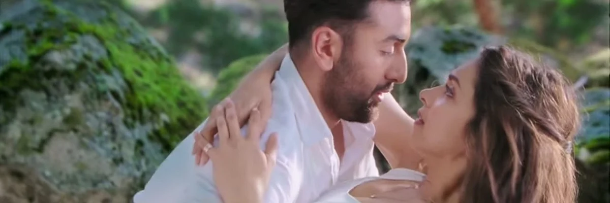 Deepika Padukone and Ranbir Kapoor are stunning in the movie.