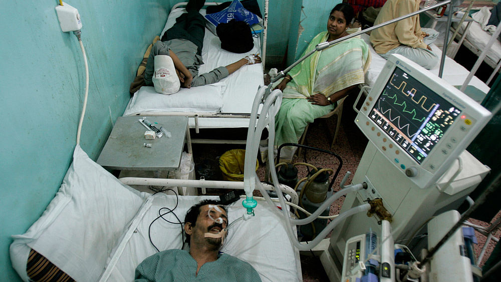 Cancer patients receiving  treatment at a hospital in  Kolkata, February 4, 2009. (Photo: Reuters)