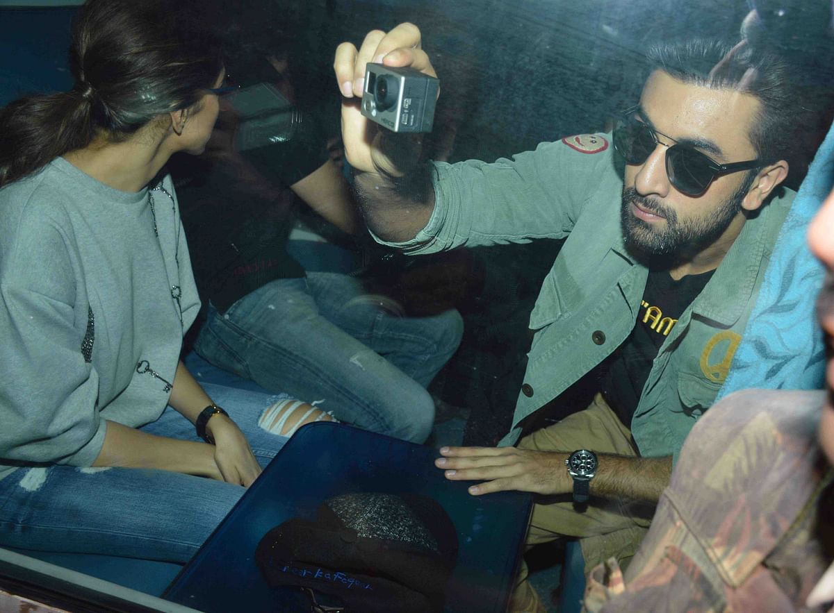 See pictures from Deepika and Ranbir’s train journey to Delhi and other entertainment stories