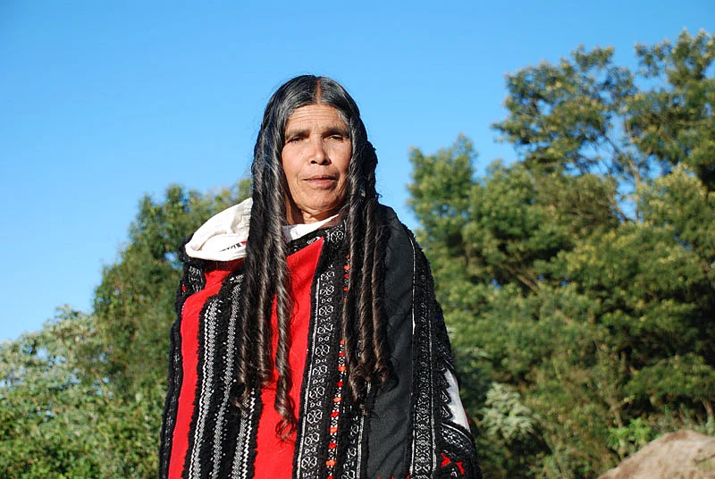 A Toda woman. (Photo Courtesy: <a href="http://keystone-foundation.org/wp-content/uploads/2012/07/Toda-Shawl.jpg">Keystone Foundation</a>)