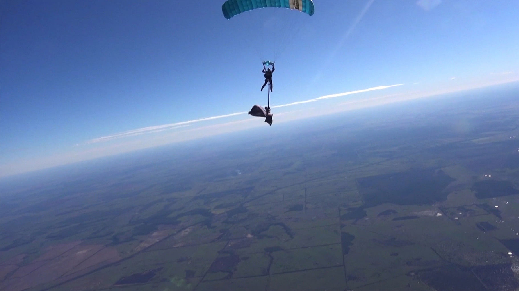 Australian couple performs stunts mid-air. (Photo: AP screengrab)