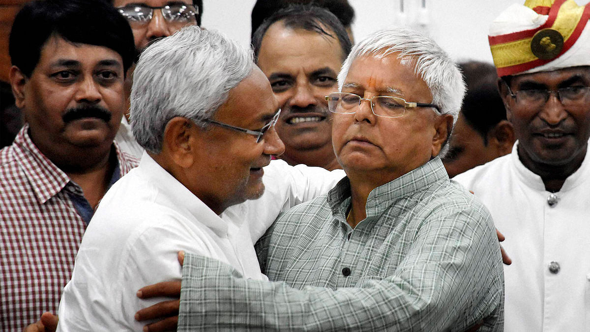 Bihar Chief Minister Nitish Kumar called Lalu Prasad Yadav at a Mumbai hospital to enquire about his health.