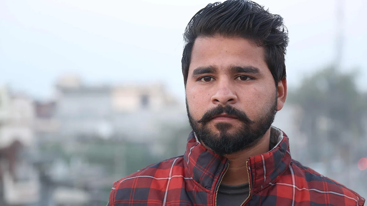 Deepak, brother of Rakesh Kumar, one of the 39 Indians abducted by the ISIS from Mosul, Iraq. (Photo: Siddharth Safaya/<b>The Quint)</b>