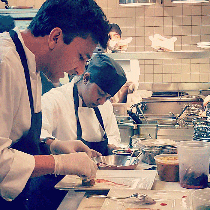 Vikas Khanna at his New York restaurant, Junoon. (Photo: <a href="https://www.facebook.com/Junoon-207513495932269/timeline">Junoon’s Facebook page</a>)