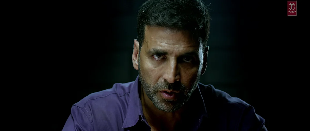 Akshay Kumar narrates the plot of<i> Airlift </i>in the film’s trailer (Photo: YouTube/T-Series)