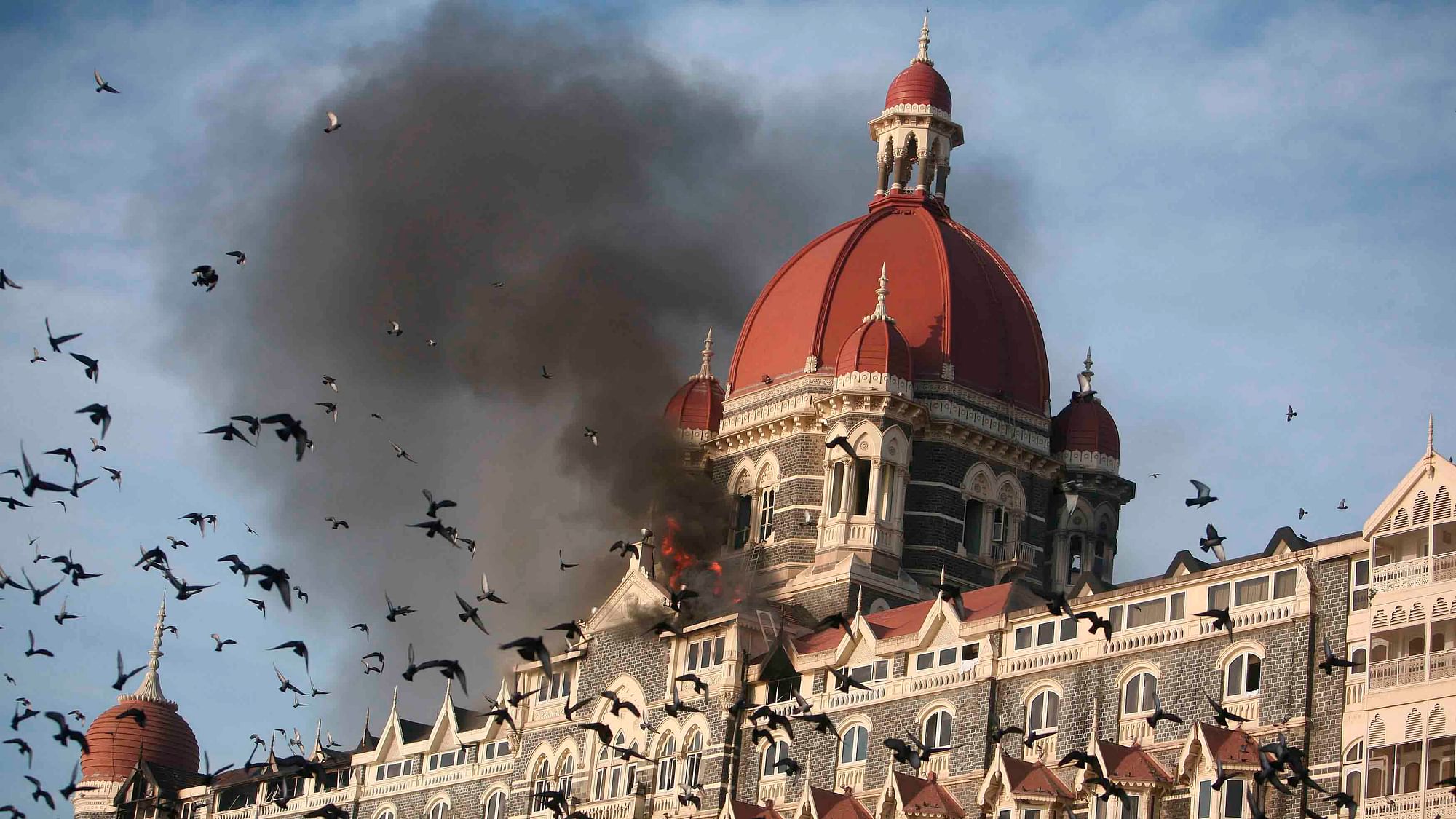 Taj Hotel on fire during Mumbai terror attacks (Photo: Reuters) 
