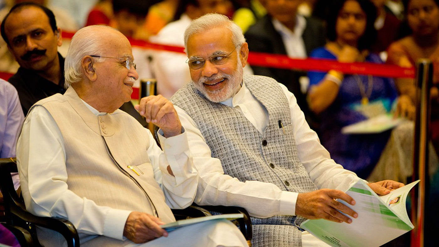 Veteran BJP leader LK Advani (L) with Prime Minister Narendra Modi (R). (Photo: AP)