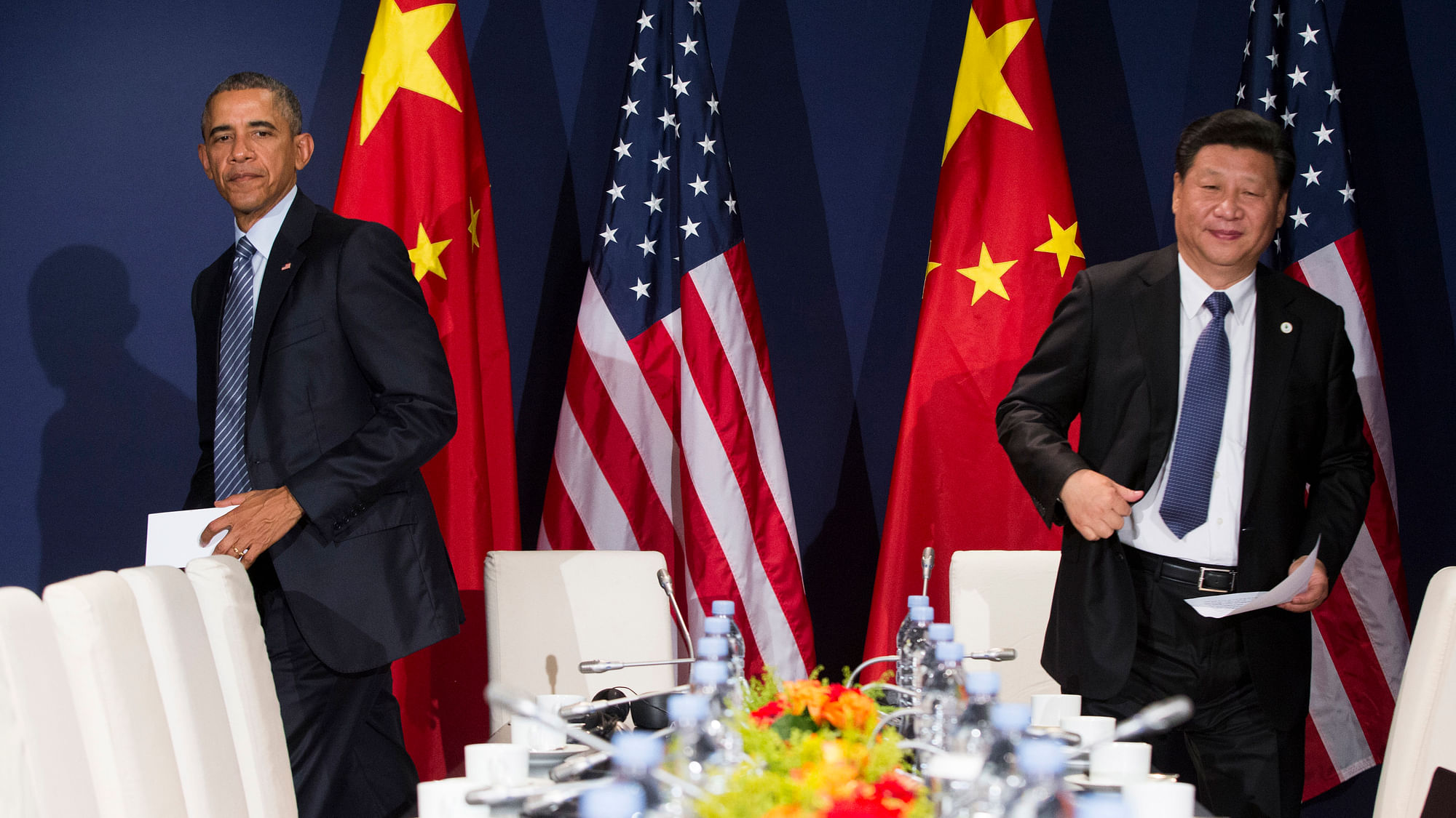 US President Barack Obama (left) and Chinese President Xi Jinping at the United Nations Climate Change Conference, in Le Bourget, outside Paris, Monday, November 30, 2015. (Photo: AP) 