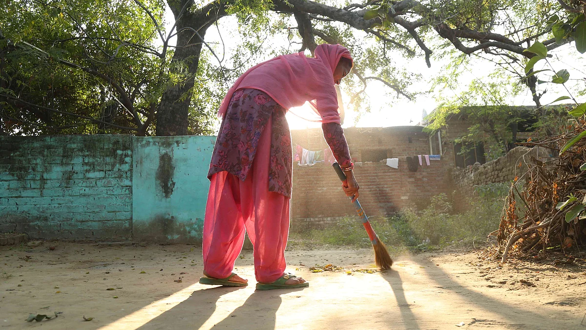 Kanwaljeet, mother of Dharmender Kumar, one of the 39 Indians abducted by the ISIS from Mosul, Iraq. (Photo: Siddharth Safaya/<b>The Quint</b>)