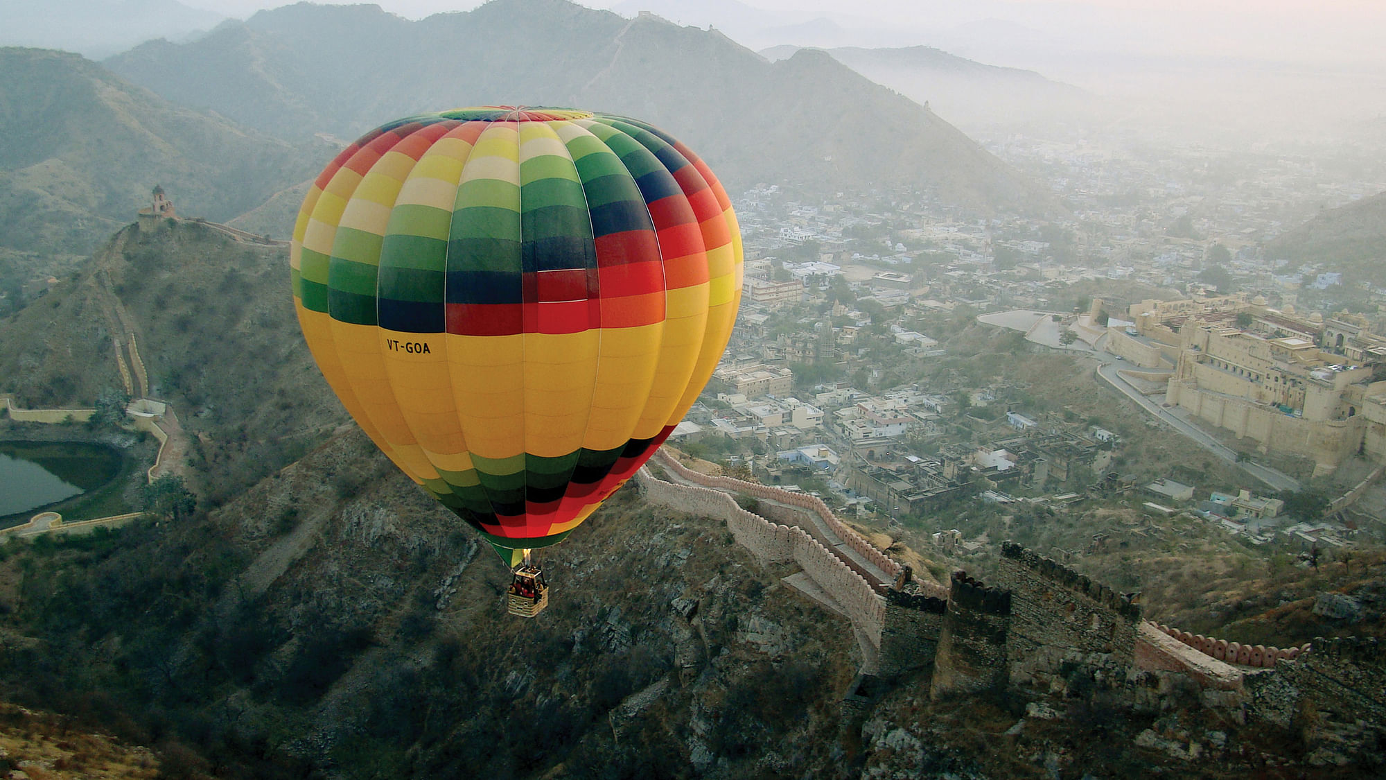 Ballooning has become quite a rage with young professionals in the cities, especially with those in the age group of 25 and above. (Photo Courtesy: SkyWaltz Balloon Safari)