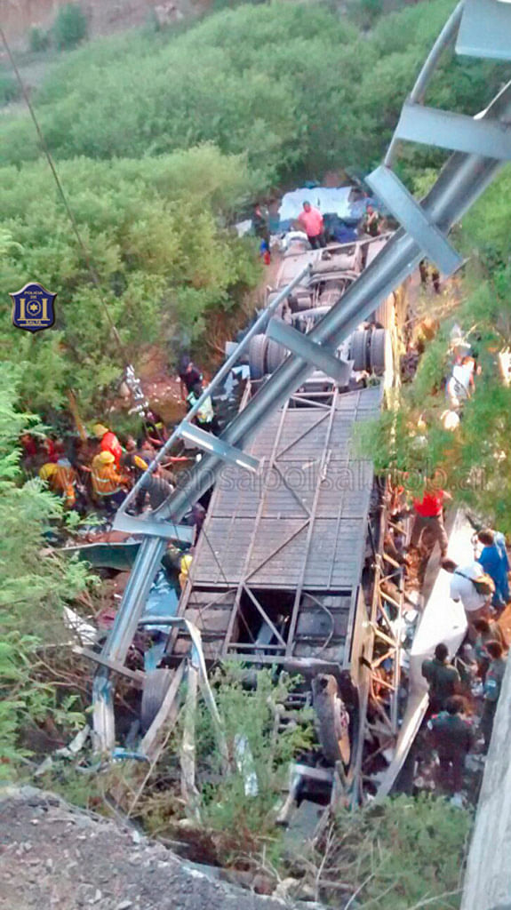 At least 40 Argentine police personnel were killed in a bus crash in South America.