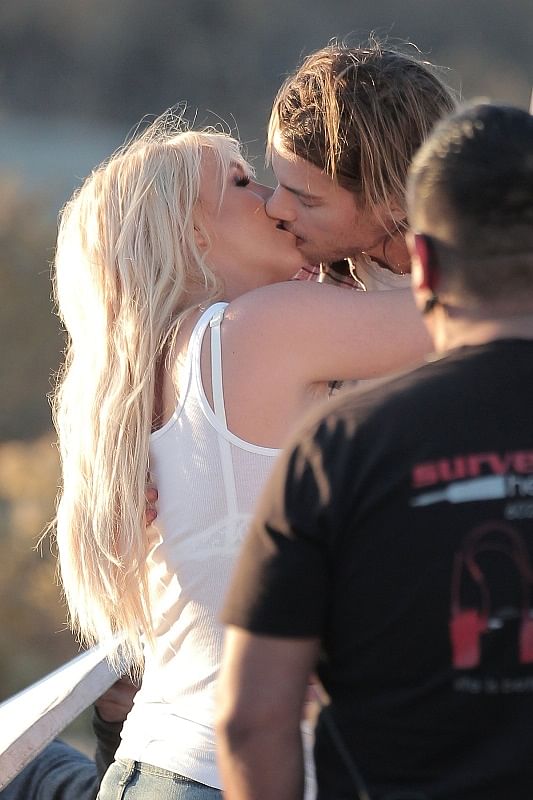 Pop superstar Britney Spears turns a year older and we take a look at her hottest kisses that made headlines. 