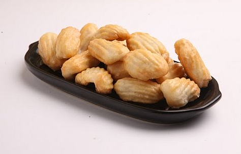 These golden brown kulkuls will be lapped up by your family members in no time. (Photo Courtesy: <a href="https://www.youtube.com/watch?v=xGF6k2y3gUI">YouTube screenshot</a>)