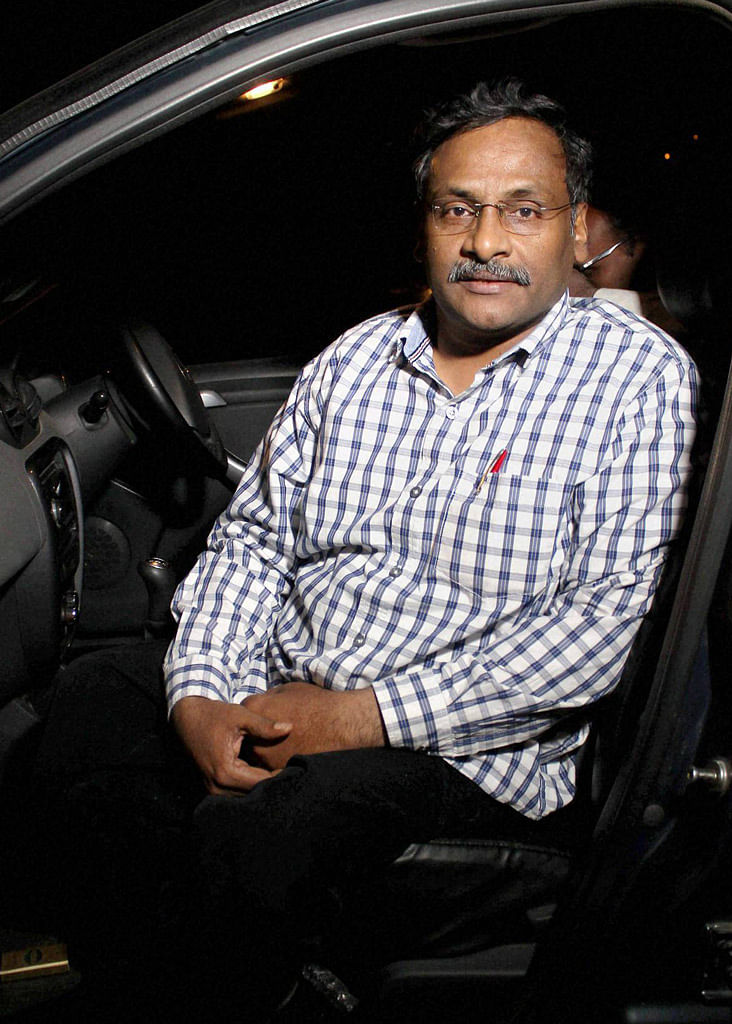 Prof GN Saibaba  surrenders at Nagpur Central Jail as Bombay High Court rejects  extension of his bail.