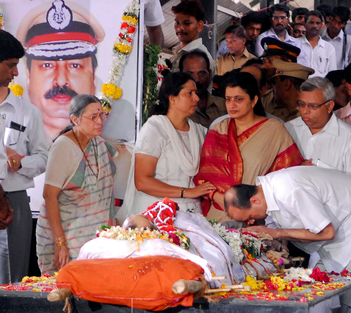 ATS Chief Hemant Karkare, who lost his life in 26/11 Mumbai attacks, was treated extremely shabbily by the govt. 
