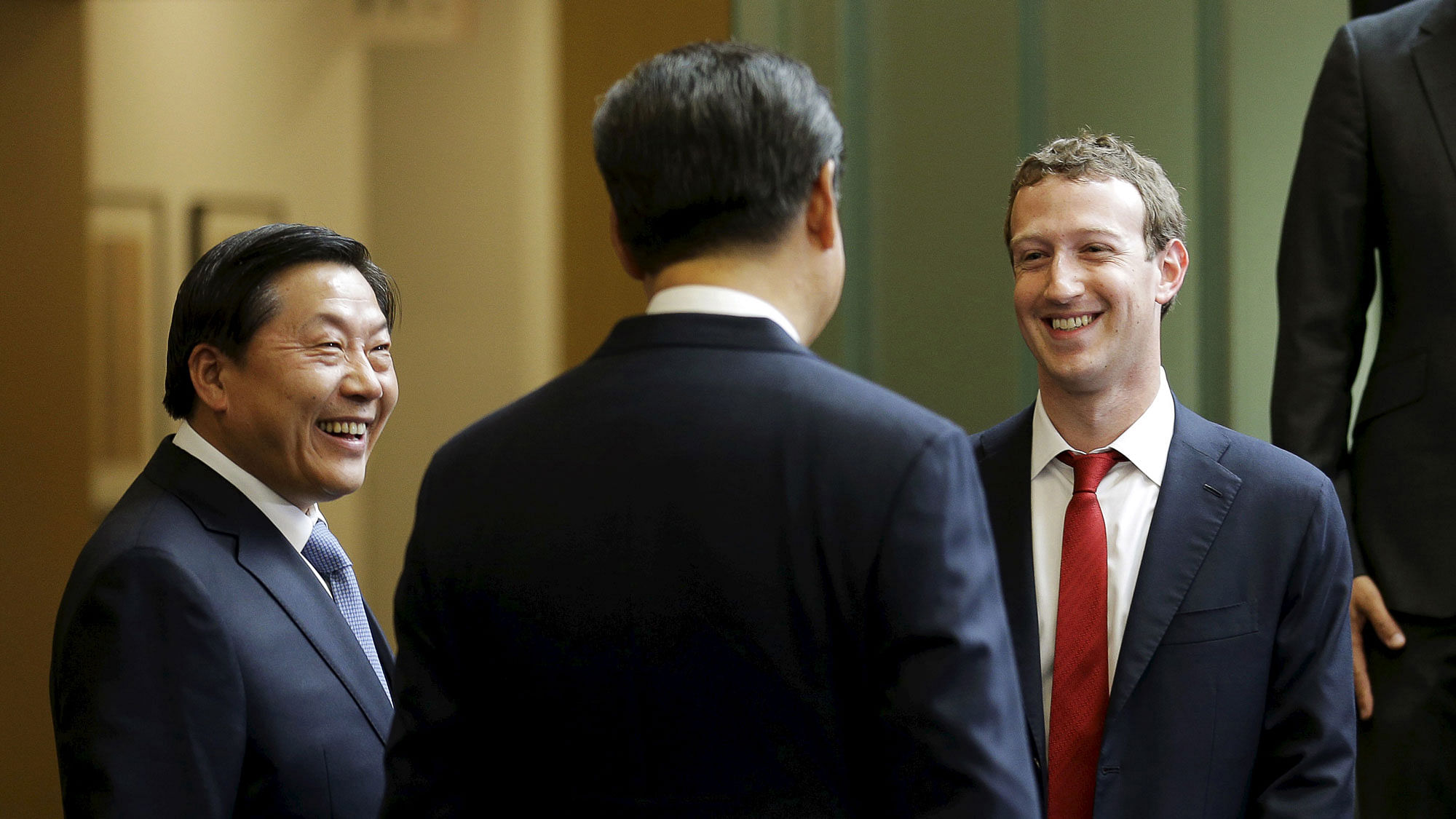 Chinese President Xi Jinping (centre) talks with Facebook Chief Executive Mark Zuckerberg (right) as China’s top Internet regulator Lu Wei (left) looks on, during a gathering of CEOs and other executives at Microsoft’s main campus in Redmond, Washington. (Photo: Reuters)
