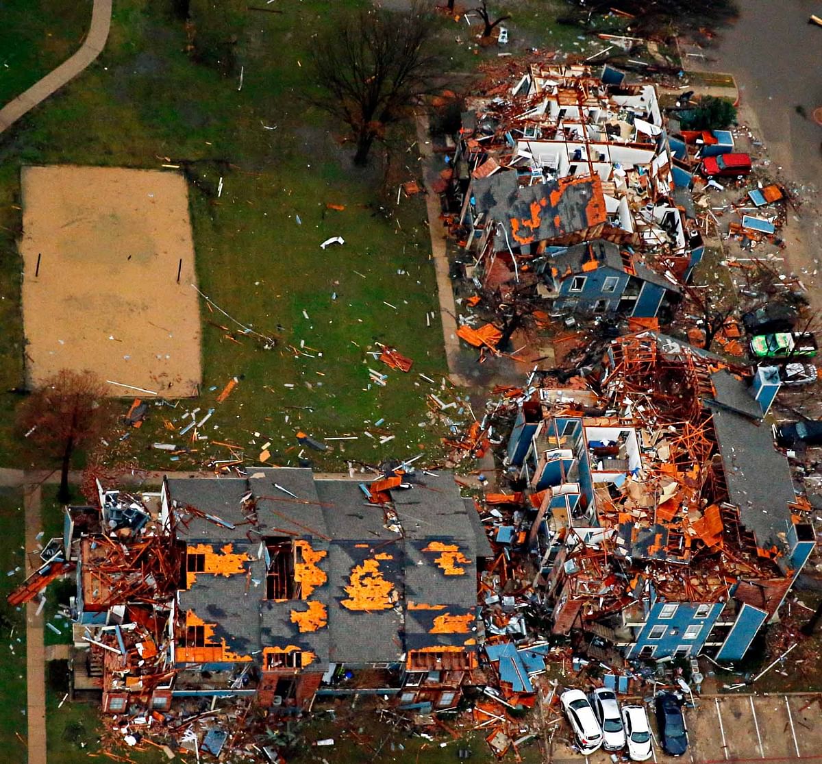 At least 11 people died and dozens were injured in apparently strong tornadoes that swept through southern USA. 