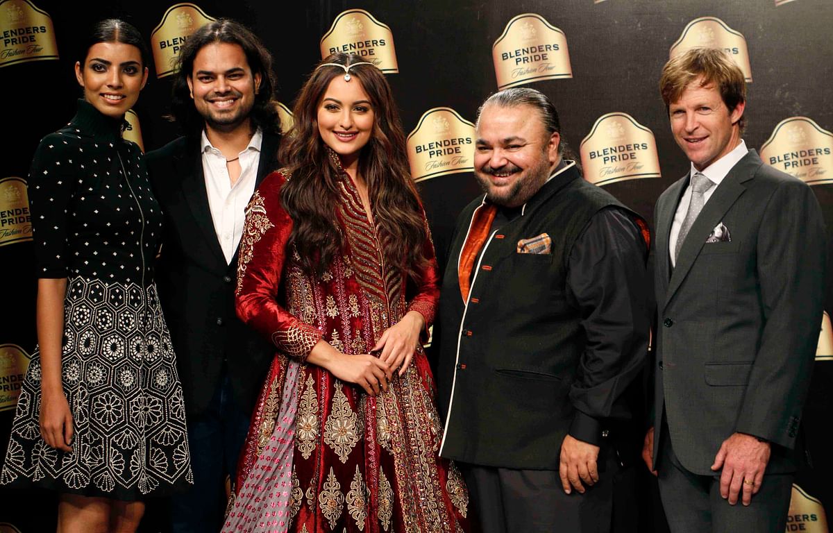 As designers Rahul Mishra and JJ Valaya showcased their collections at a fashion tour, Sonakshi rocked the catwalk.
