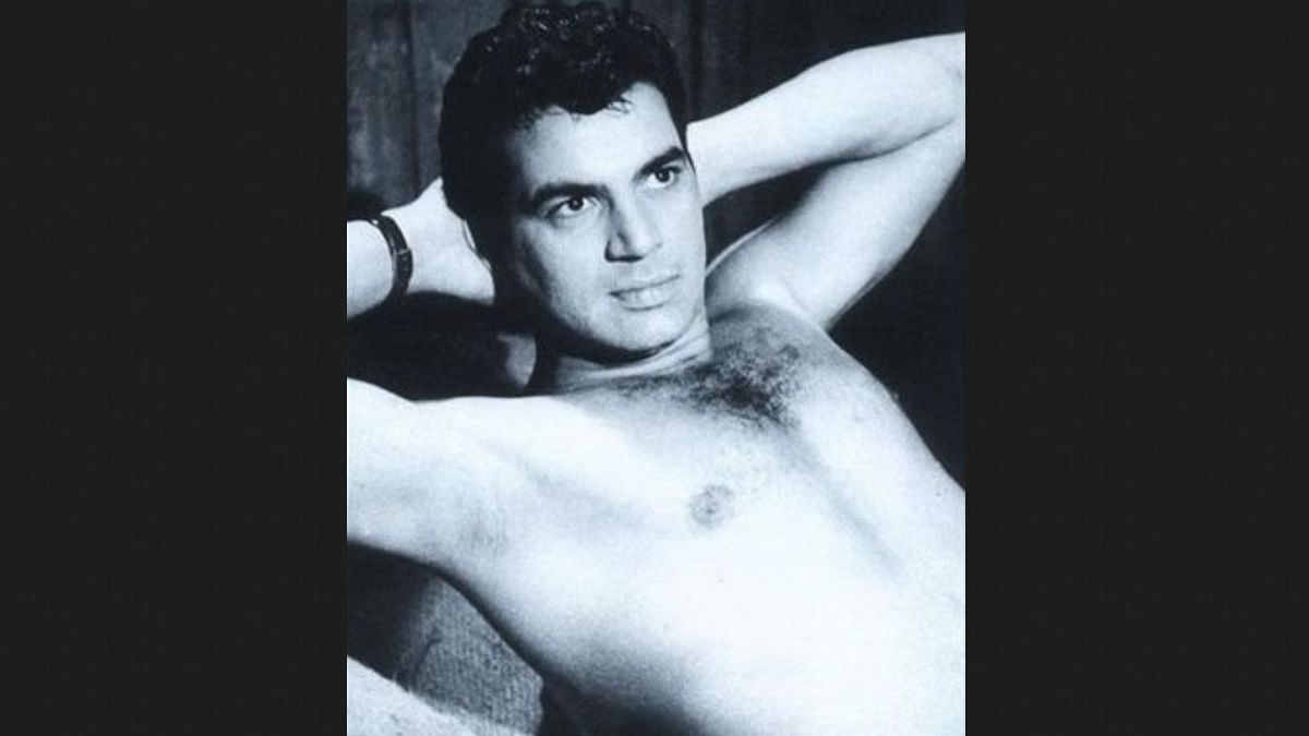 On Dharmendra’s 81st birthday, here’s a tribute to the finest looking actor Bollywood has ever had. 