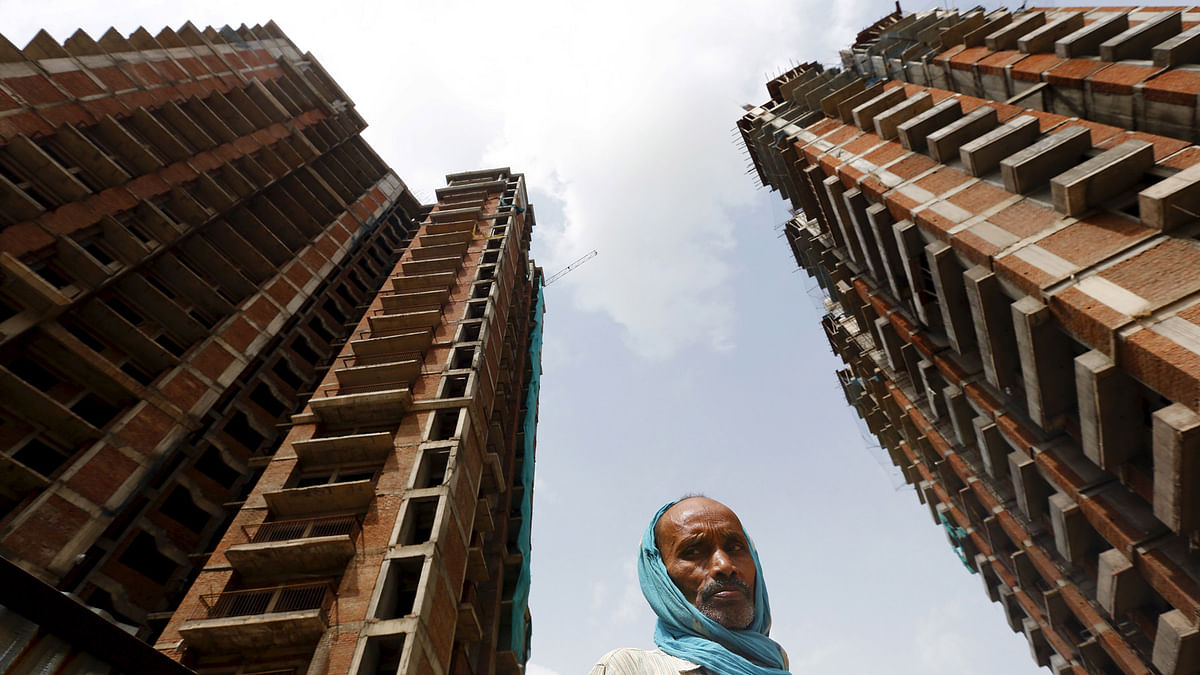  350 slum colonies in Delhi were demolished from 2003-2008. What has happened regarding their resettlement?