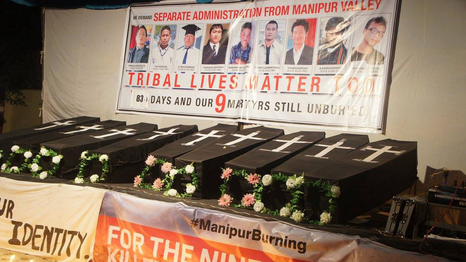 The symbolic coffins at Jantar Mantar, New Delhi. (Photo Courtesy: <a href="https://www.facebook.com/Manipur-Tribals-Forum-Delhi-1723961157824105/photos_stream">Manipur Tribals’ Forum‘s Facebook page</a>)