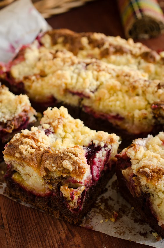 Best enjoyed with red wine, this cake is the perfect finale to your Christmas dinner. (Photo: iStock)