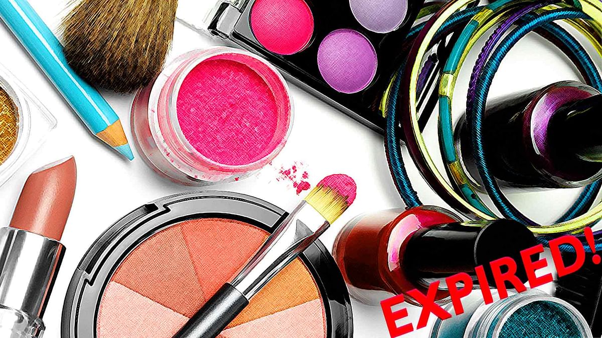 This post will result in a major makeup box overhaul! If you are a woman who hoards makeup - it’s time to let go