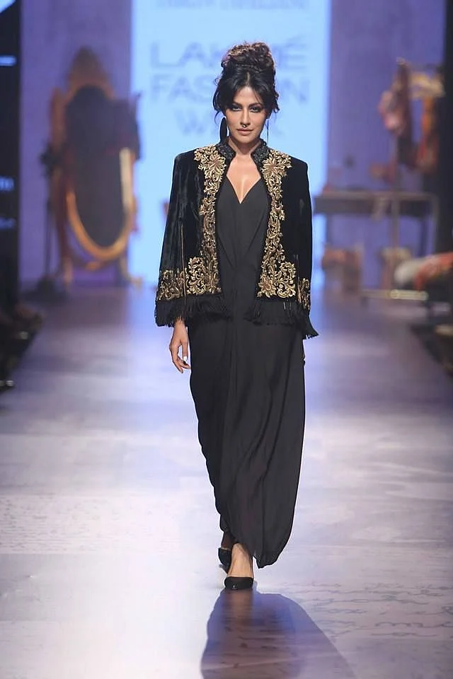 Chitrangada Singh looks divine in black (Photo: <a href="https://in.pinterest.com/pin/395894623473368834/">Pinterest/FlakisLove</a>)