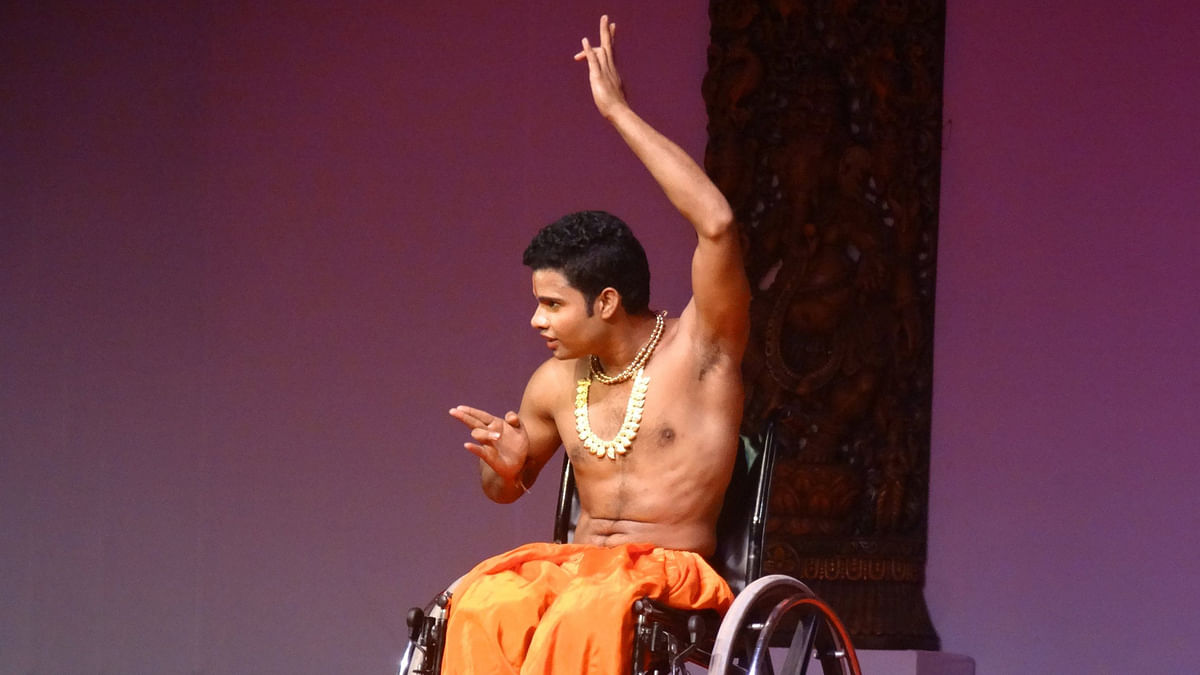  Take a look at the amazing performance of Magic on Wheels at the Paryaya Mahotsav.